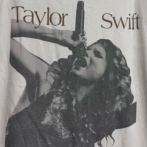 Taylor Swift Fearless Official T-Shirt Medium Off White Cotton EUC